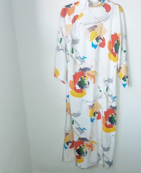 Vintage White Patterned Maxi Dress - Picture 2 of 6